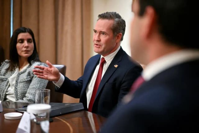 Asesor nacional Mike Waltz dice que asume "toda la responsabilidad" por la filtración del chat de Signal