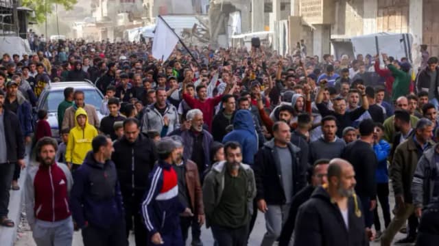Multitudes cada vez mayores de habitantes de Gaza se manifiestan contra Hamás