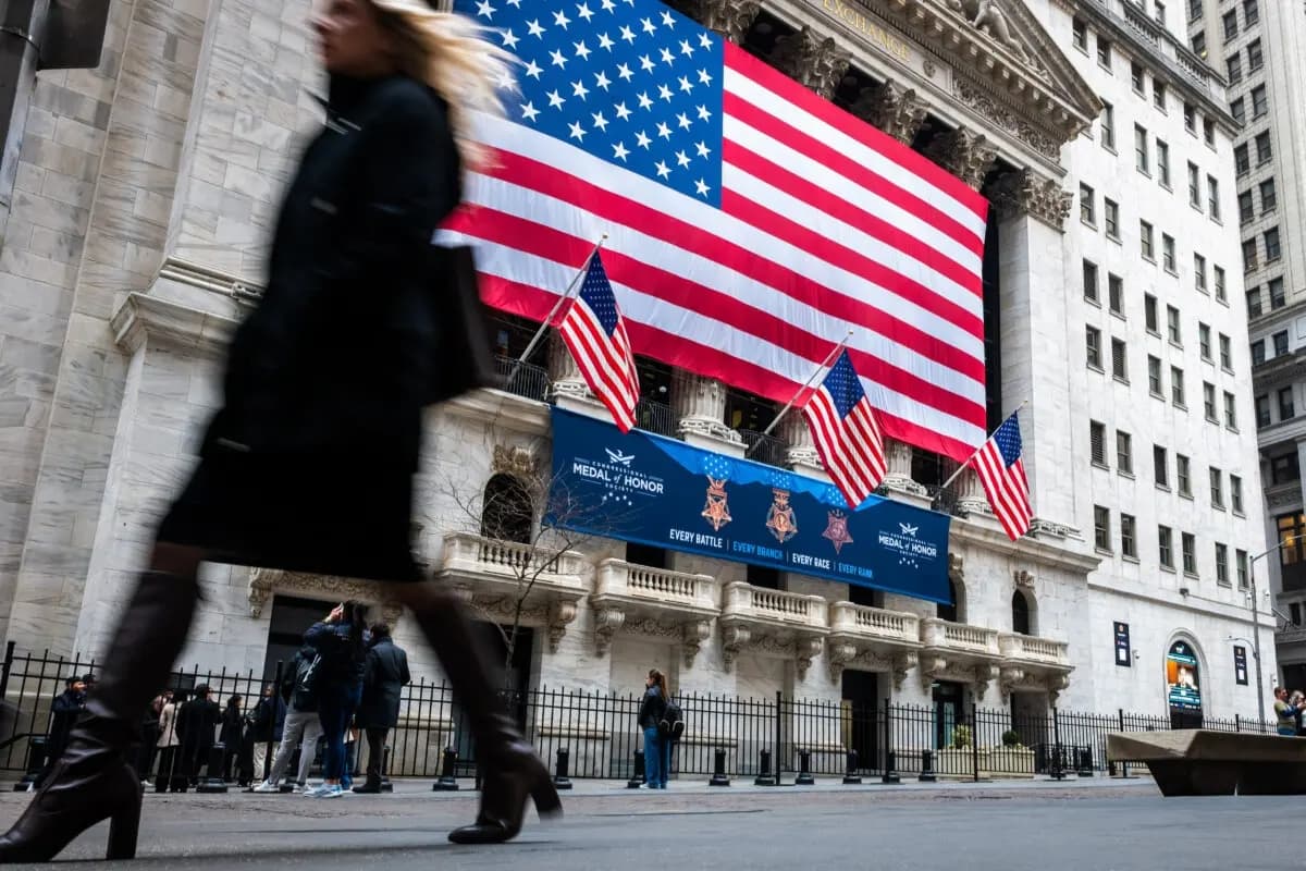 La Bolsa de Nueva York en Wall Street en la ciudad de Nueva York el 5 de marzo de 2025. (Spencer Platt/Getty Images)