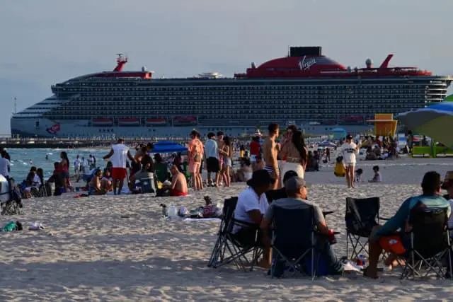 Temporada de viajes en EE. UU. comienza con unas vacaciones de primavera más concurridas de lo esperado