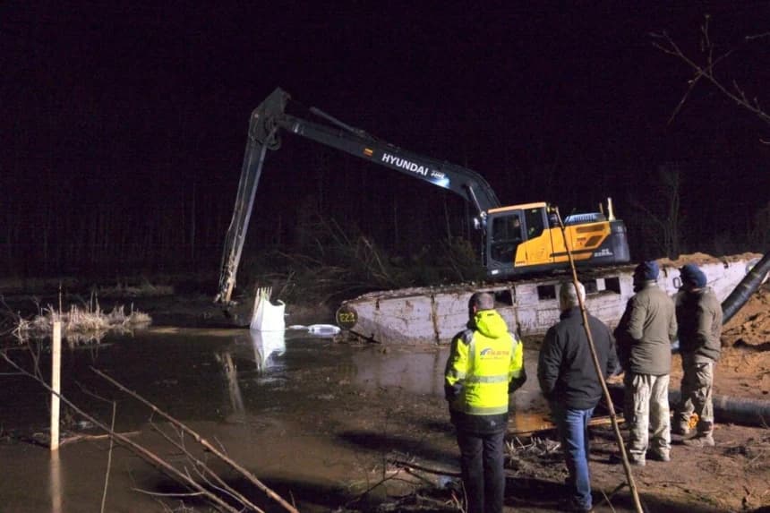 EE. UU. intenta recuperar a soldados atrapados en vehículo sumergido en un pantano en Lituania
