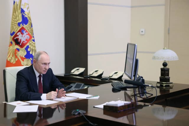 Kremlin: Empresas de EE. UU. y rusas están interesadas en alianza en tierras raras pero persisten desafíos