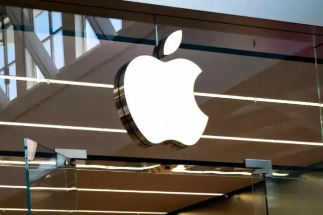 Comisión Europea multa a Apple y Meta con casi USD 800 millones por infringir normas