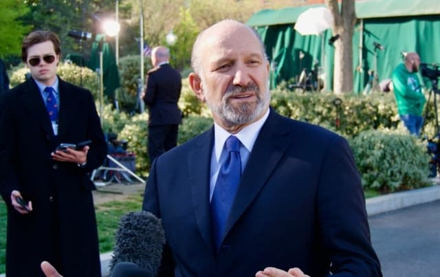 EE. UU. ha hablado con 90 países sobre comercio y aranceles, dice el secretario de Comercio