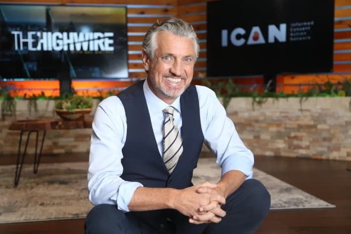 Del Bigtree, fundador de Informed Consent Action Network y presentador de The Highwire, es el director del comité de acción política MAHA Action PAC, alineado con RFK Jr., que se puso en marcha en 2024. (Foto cortesía de Del Bigtree)