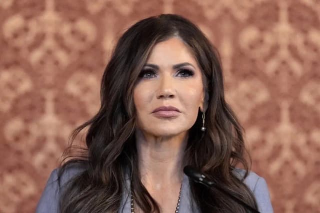 Detienen al sospechoso de robar el bolso de la secretaria del DHS, Kristi Noem