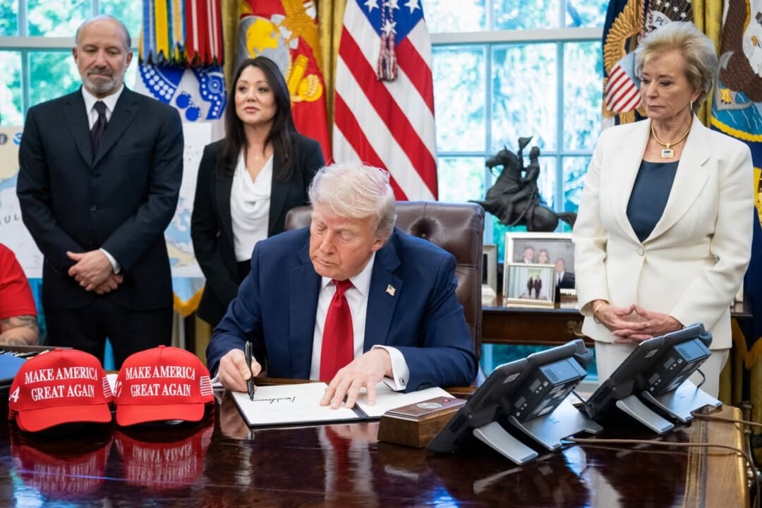 Trump desea "buena suerte" a los canadienses en las elecciones