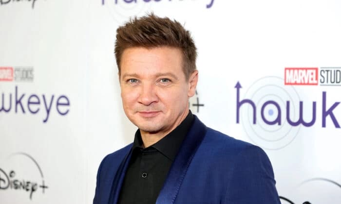 Jeremy Renner asiste a la proyección especial de fans de Hawkeye New York en AMC Lincoln Square en la ciudad de Nueva York el 22 de noviembre de 2021. (Theo Wargo/Getty Images para Disney).