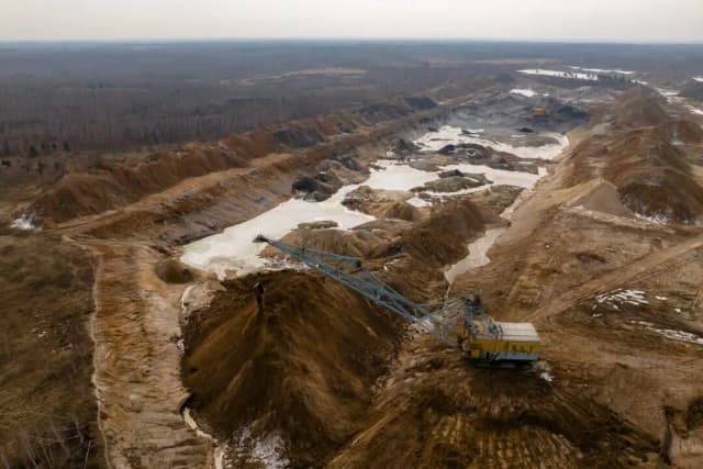 Bessent dice que el acuerdo sobre minerales entre EE. UU. y Ucrania podría cerrarse "esta tarde"