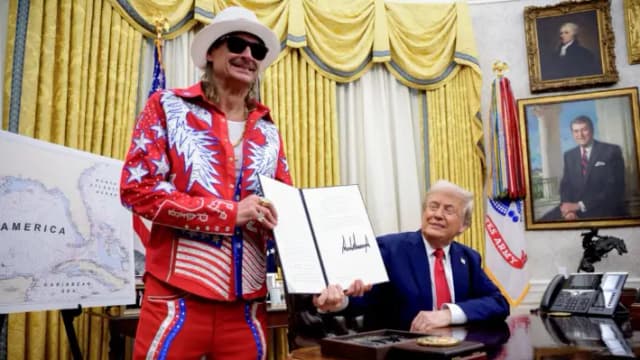 Trump firma una orden para enfrentar la especulación en los precios de las entradas