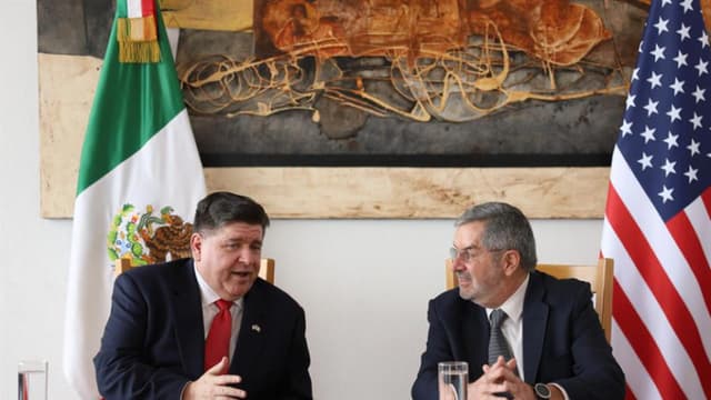 Canciller de México recibe al gobernador de Illinois