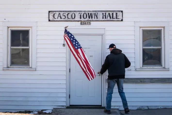 Ayuntamiento de Casco durante las elecciones a la Corte Suprema de Wisconsin, en Casco, Wisconsin, el 1 de abril de 2025. (Madalina Vasiliu/The Epoch Times)
