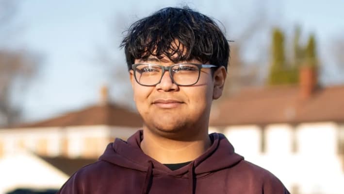 Edan Legare, de 18 años, de Green Bay, Wisconsin, después de votar en las elecciones a la Corte Suprema de Wisconsin en Green Bay, Wisconsin, el 1 de abril de 2025. (Madalina Vasiliu/The Epoch Times)
