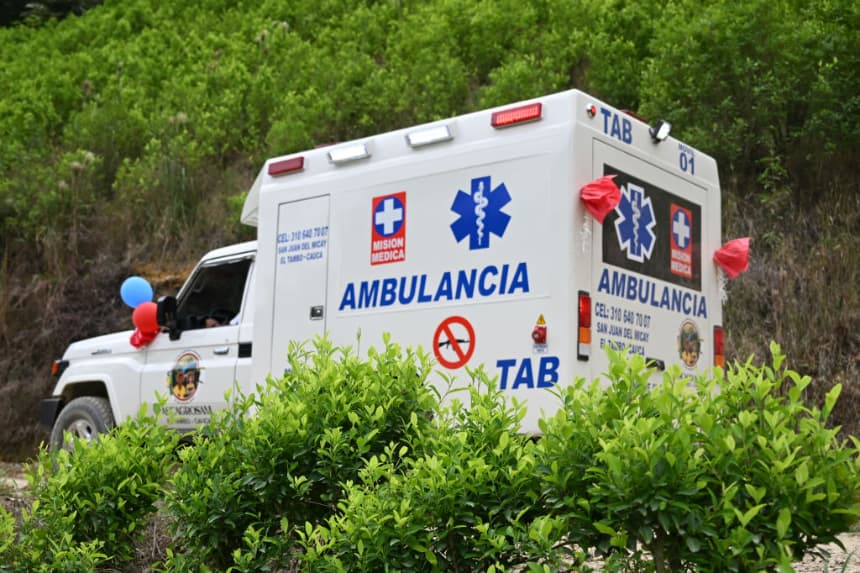 Una ambulancia se ve en una foto de archivo. (Raúl Arboleda/AFP vía Getty Images)