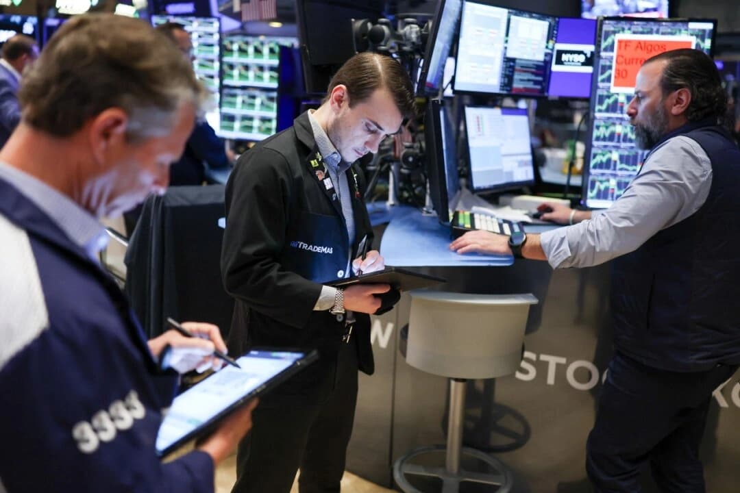 Mercado bursátil de EE. UU. se desploma tras anuncio de Trump de aranceles globales