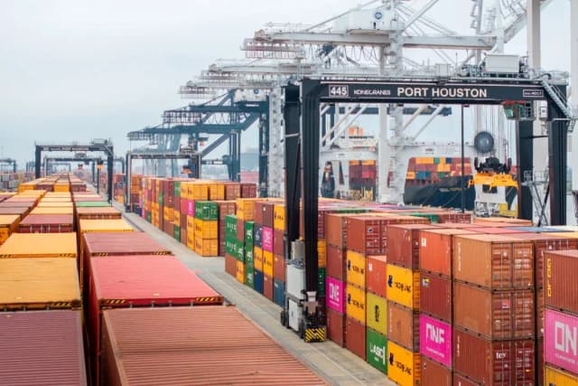 Demandan a la administración Trump por los aranceles a las importaciones chinas
