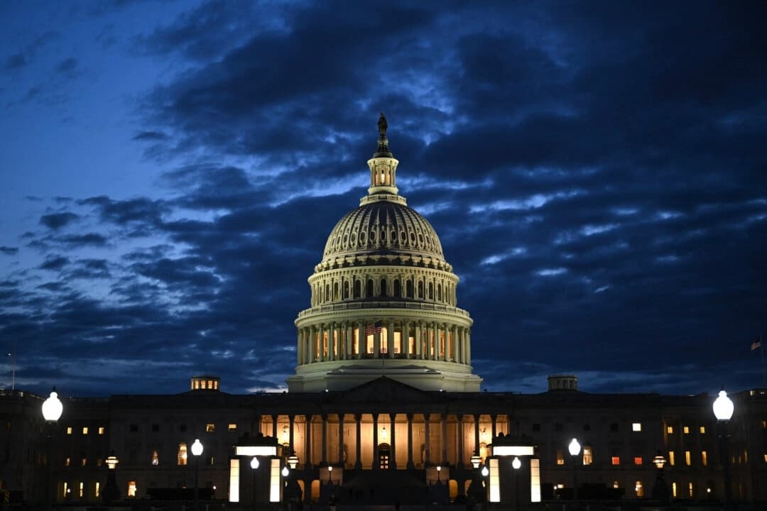 Senado aprueba plan presupuestario de la agenda de Trump tras una sesión de votación nocturna
