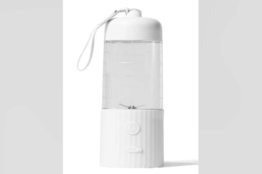 Retiran casi 200,000 botellas Blender de Target por riesgo de corte con la cuchilla interna