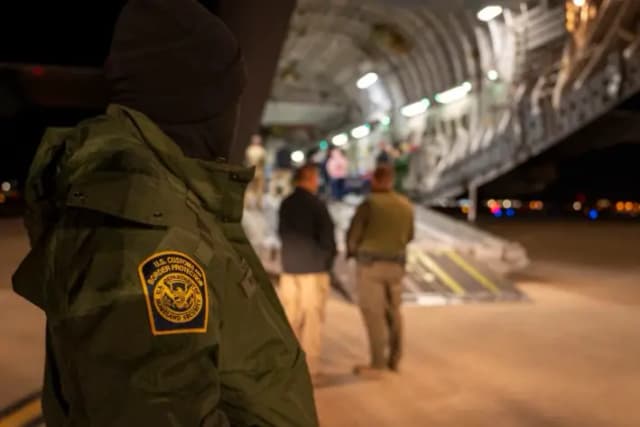 Corte rechaza propuesta de la administración Trump de acelerar deportaciones a terceros países