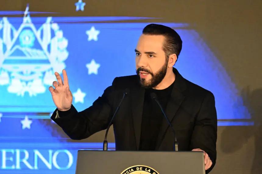 El presidente de El Salvador, Nayib Bukele, gesticula mientras pronuncia un discurso en San Salvador, El Salvador, el 19 de marzo de 2025. (Marvin Recinos/AFP vía Getty Images)