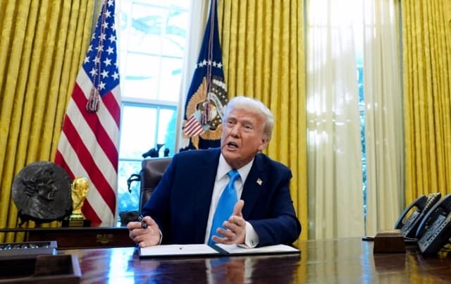 Trump dice que la solución a los aranceles más altos es que las empresas inviertan en EE. UU.