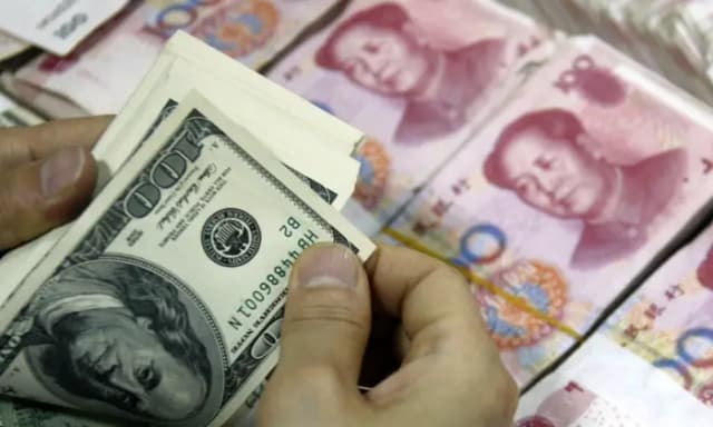 Tipo de cambio del yuan cae por debajo de 7.4 para contrarrestar subidas arancelarias de EE. UU