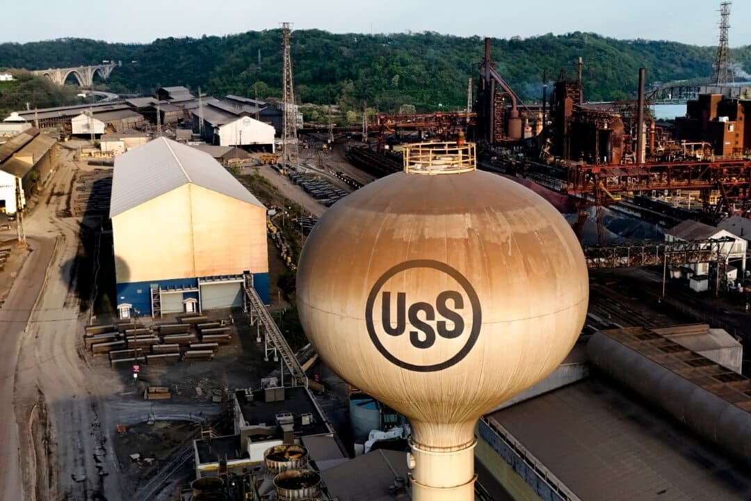 Una parte de la planta de U.S. Steel en Braddock, Pensilvania, el 28 de abril de 2024. (Gene J. Puskar/AP Photo)
