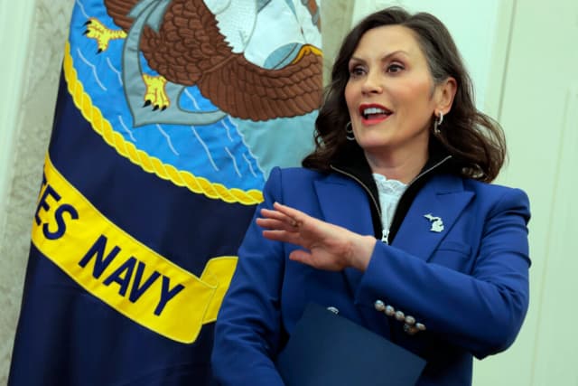 Whitmer ofrece apoyo parcial a los aranceles y recibe elogios de Trump