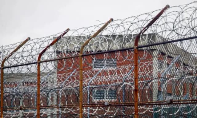 El alcalde de Nueva York, Adams, permite que agencias federales operen en Rikers Island