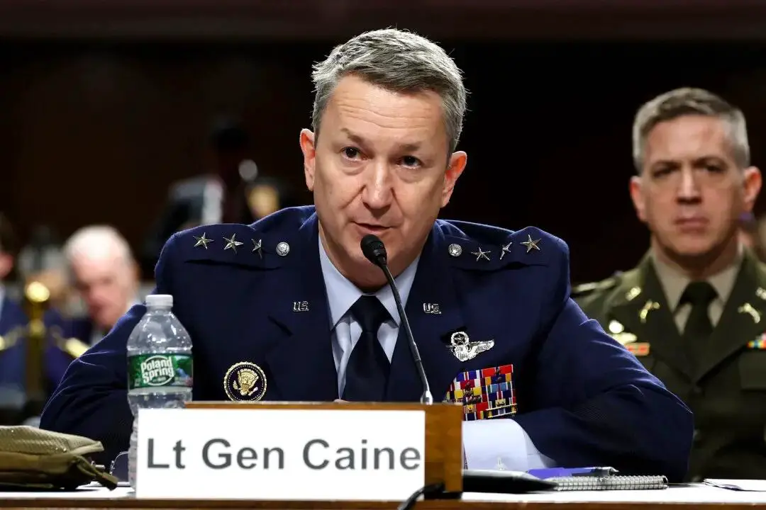 El teniente general retirado Dan Caine, nominado por el presidente Donald Trump para presidente del Estado Mayor Conjunto, testifica durante su audiencia de confirmación ante el Comité de Servicios Armados del Senado en Washington el 1 de abril de 2025. (Win McNamee/Getty Images)
