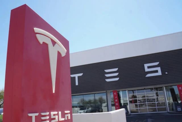 Tesla suspende los pedidos en China de dos modelos que se fabrican en EE. UU.