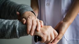 La enfermedad de Parkinson está relacionada con la falta de dopamina. Descubra cómo aumentarla