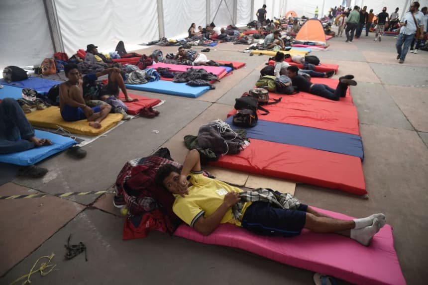 Hallan restos humanos antiguo campamento migrante en Ciudad de México