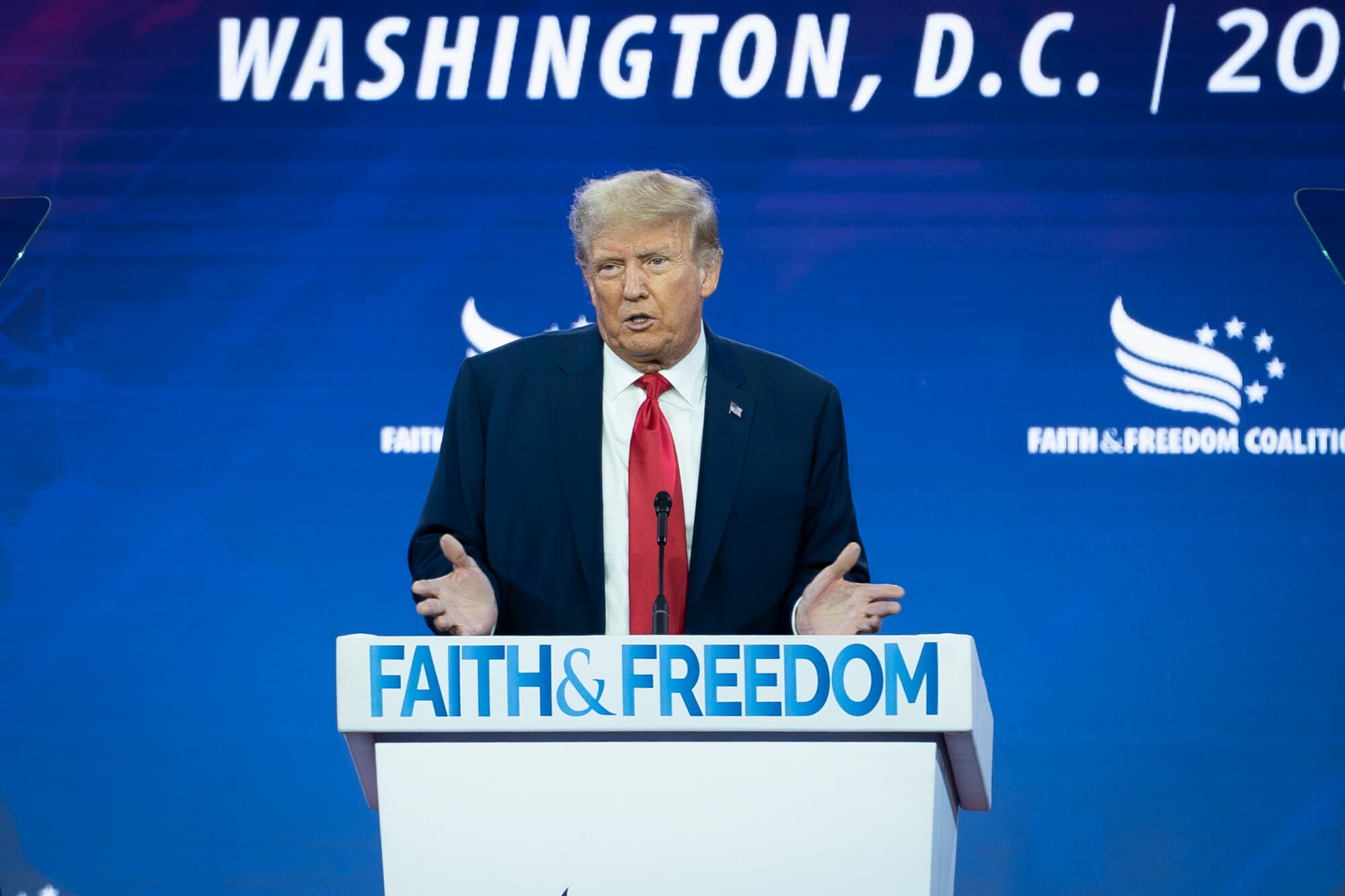 <em>El expresidente Donald J. Trump habla durante la conferencia «Faith and Freedom Road to Majority» en el Hilton de Washington el 24 de junio de 2023. (Madalina Vasiliu/The Epoch Times)</em>