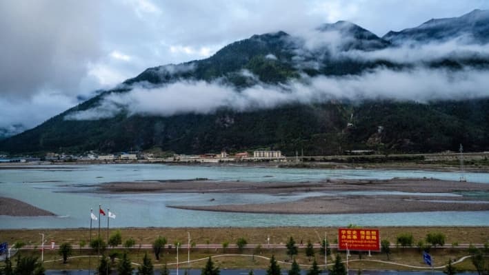 China toma represalias restringiendo visados a causa de la política del Depto. de Estado sobre el Tíbet