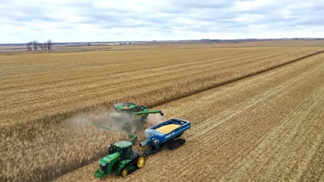 La Casa Blanca sopesa nuevas ayudas a los agricultores mientras se recrudece la guerra arancelaria