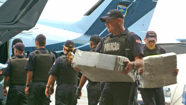 Detienen en Costa Rica a tres mexicanos que transportaban 840 kilos de cocaína en un yate