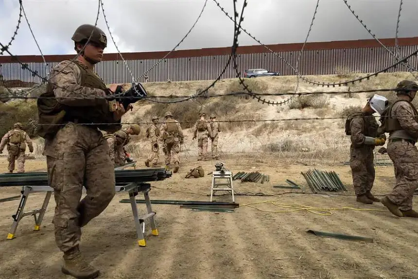 Dos marines de la Fuerza Conjunta de Estados Unidos desplegada en la frontera con México para controlar la migración irregular fallecieron el 15 de abril de 2025 en un accidente automovilístico. Imagen de archivo. EFE/ Joebeth Terríquez