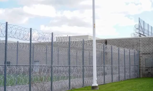 Juez bloquea temporalmente deportaciones de venezolanos detenidos en cárcel del condado de Orange