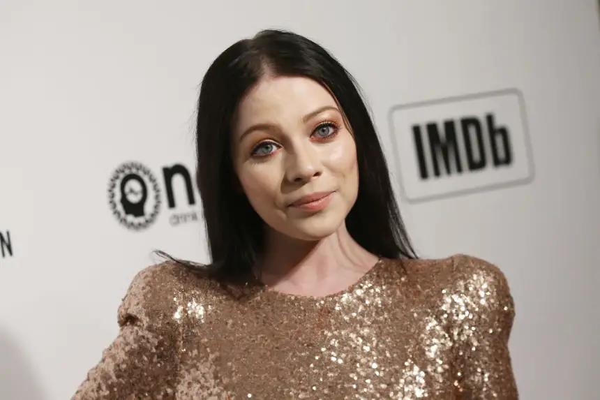 La actriz Michelle Trachtenberg asiste a la 28.a fiesta anual de los Premios de la Academia de la Fundación Elton John contra el SIDA el 9 de febrero de 2020 en West Hollywood, California. (Michael Tran/AFP vía Getty Images)