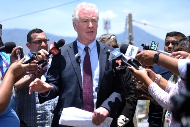 Senador de Maryland afirma que El Salvador le negó reunirse y llamar a un hombre deportado