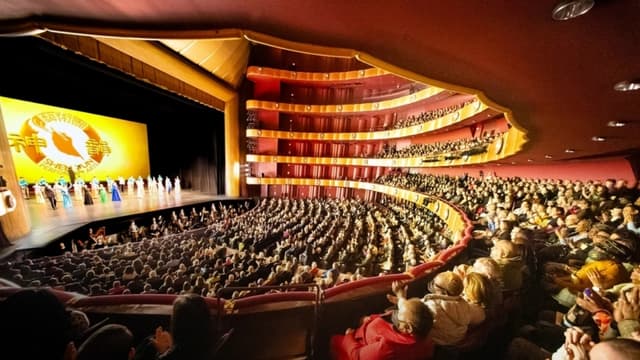 En Nueva York, Shen Yun obtiene elogios en una gira de 18 funciones con entradas agotadas