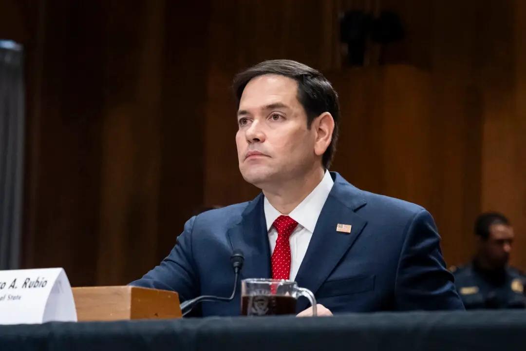 Marco Rubio, entonces candidato a secretario de Estado del presidente electo Donald Trump, testifica ante el Comité de Relaciones Exteriores en el Capitolio, en Washington, el 15 de enero de 2025. (Madalina Vasiliu/The Epoch Times)
