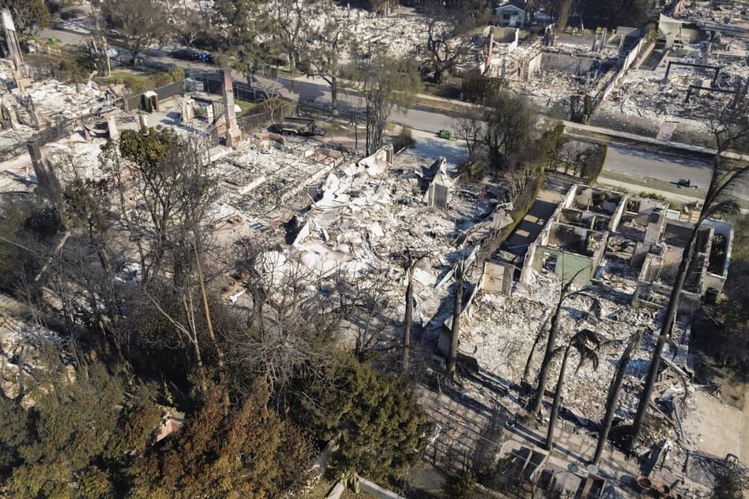 Grupo de California demanda para impedir que aseguradoras añadan recargos tras incendios de LA