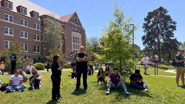 Dos muertos y el hijo de un ayudante del sheriff detenido tras tiroteo en Universidad de Florida