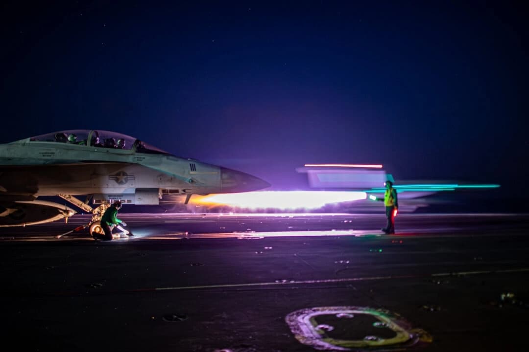 EE. UU. ataca un puerto petrolero en el noroeste de Yemen, controlado por los hutíes