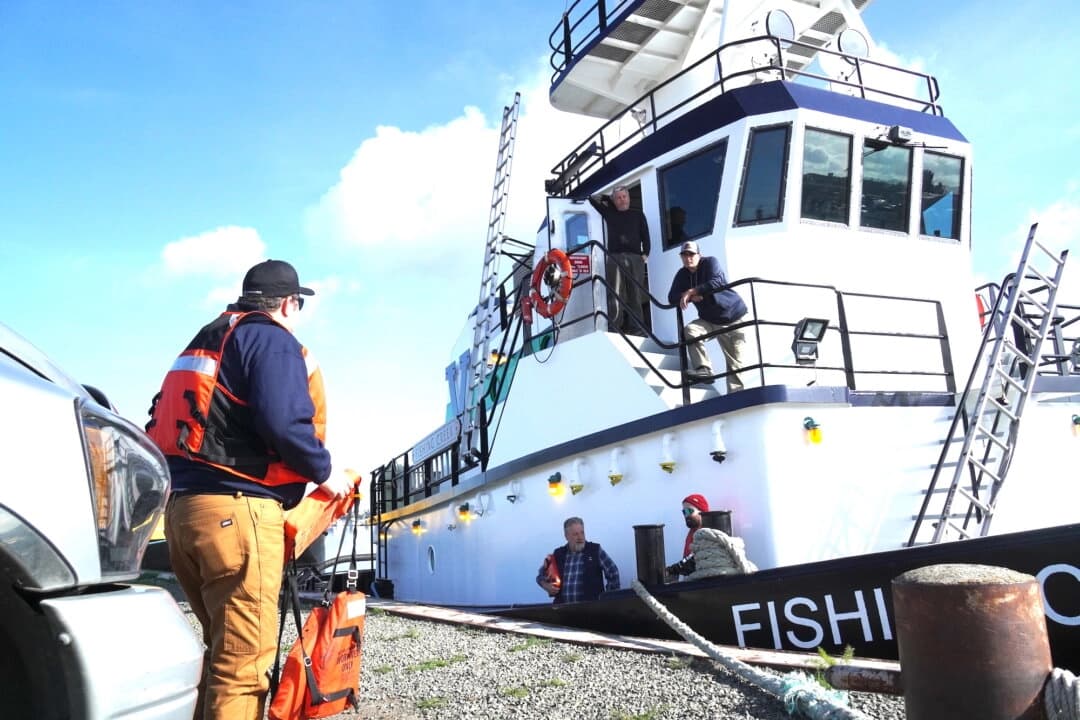 Trump firma órdenes para apoyar a la industria pesquera estadounidense