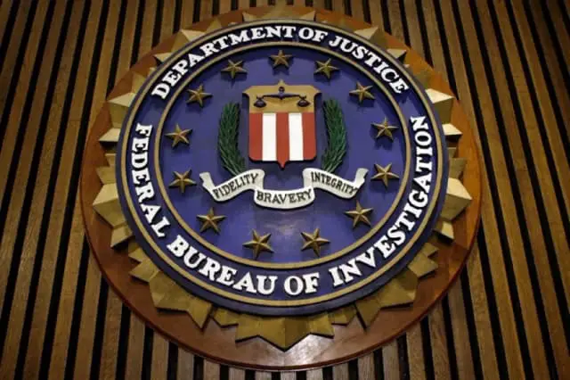 El sello del FBI cuelga en la Sala de las Banderas en la sede del buró en Washington el 9 de marzo de 2007. Chip Somodevilla/Getty Images.