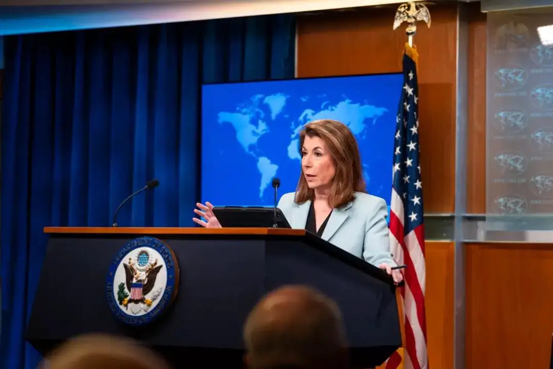 La portavoz del Departamento de Estado de Estados Unidos, Tammy Bruce, habla durante una rueda de prensa en Washington el 28 de marzo de 2025. (Madalina Vasiliu/The Epoch Times)
