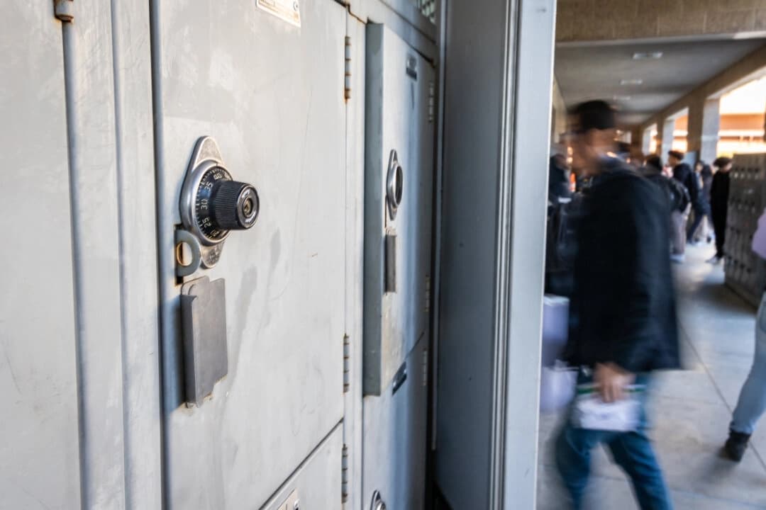 Encuesta: California pierde la fe en educación K-12 y favorece política deportiva de Trump para niñas